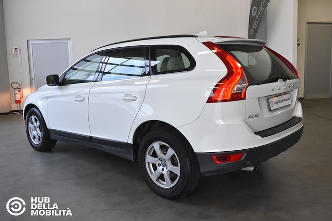 VOLVO XC60 DRIVe Kinetic